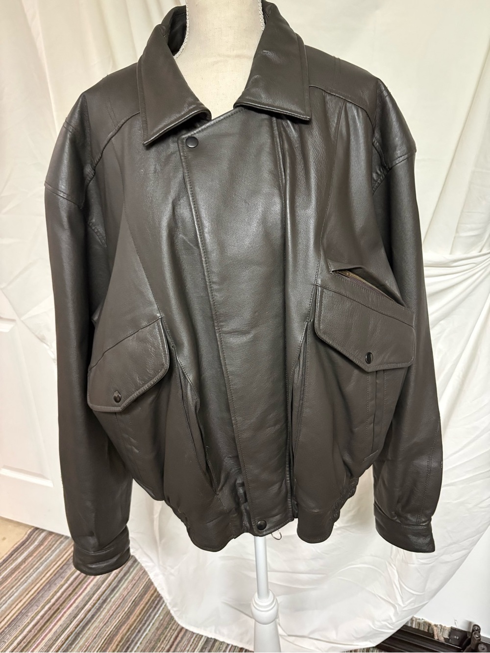 Men's Dark Brown Leather Bomber Jacket - Classic Varsity Style